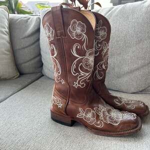 Shyanne Women's Lasy Floral Embroidered Western Boots - Broad Square Toe